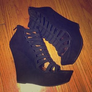 All black sandal heels